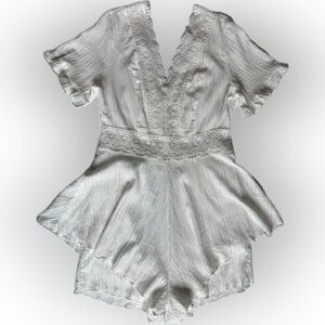 SHEIN White Lace Trim V-Neck Romper Sz Medium